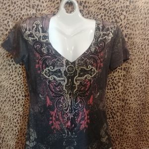 Women's Black and Pink Graphic V-Neck Top